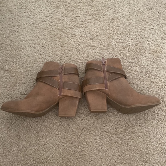 Tan booties - Picture 3 of 5